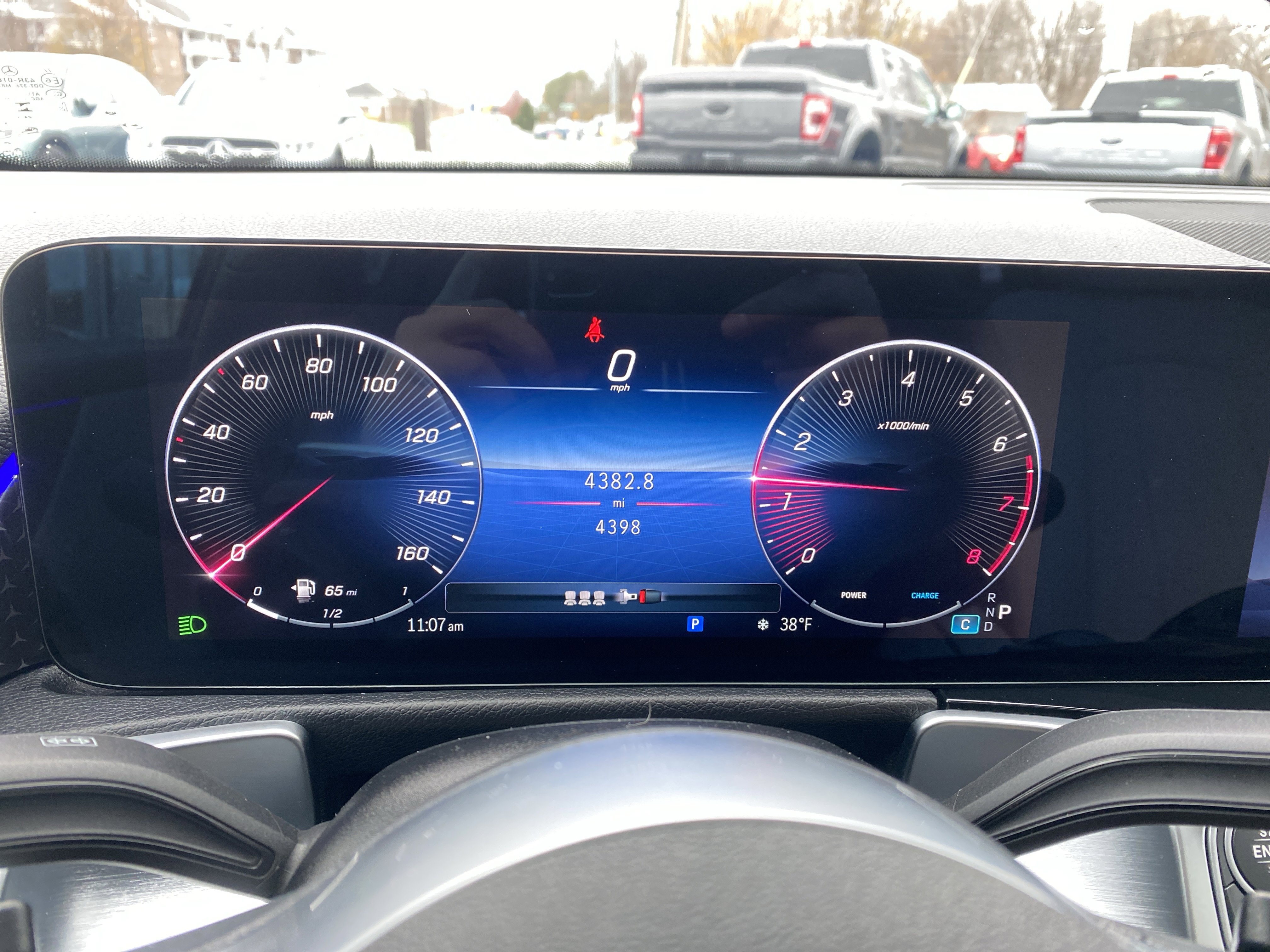 Used 2025 Mercedes-Benz GLB 250 4MATIC image 17