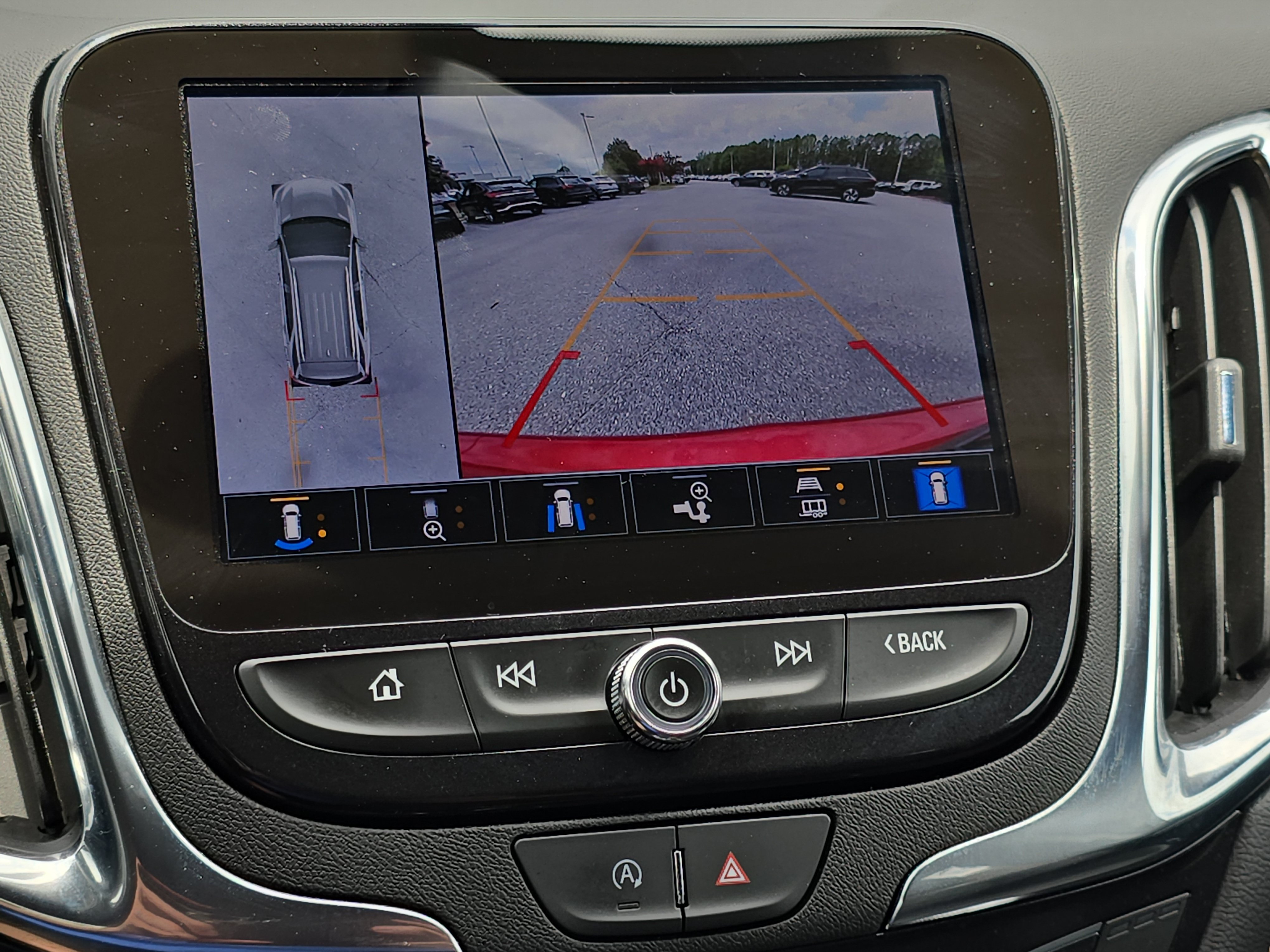 Used 2024 Chevrolet Equinox Premier AWD/4WD image 23