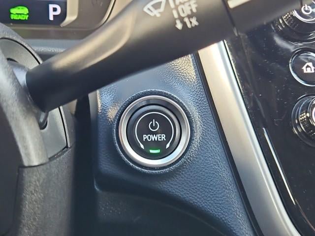 Used 2022 Chevrolet Bolt EUV Premier w/ Sun & Sound Package FWD image 17