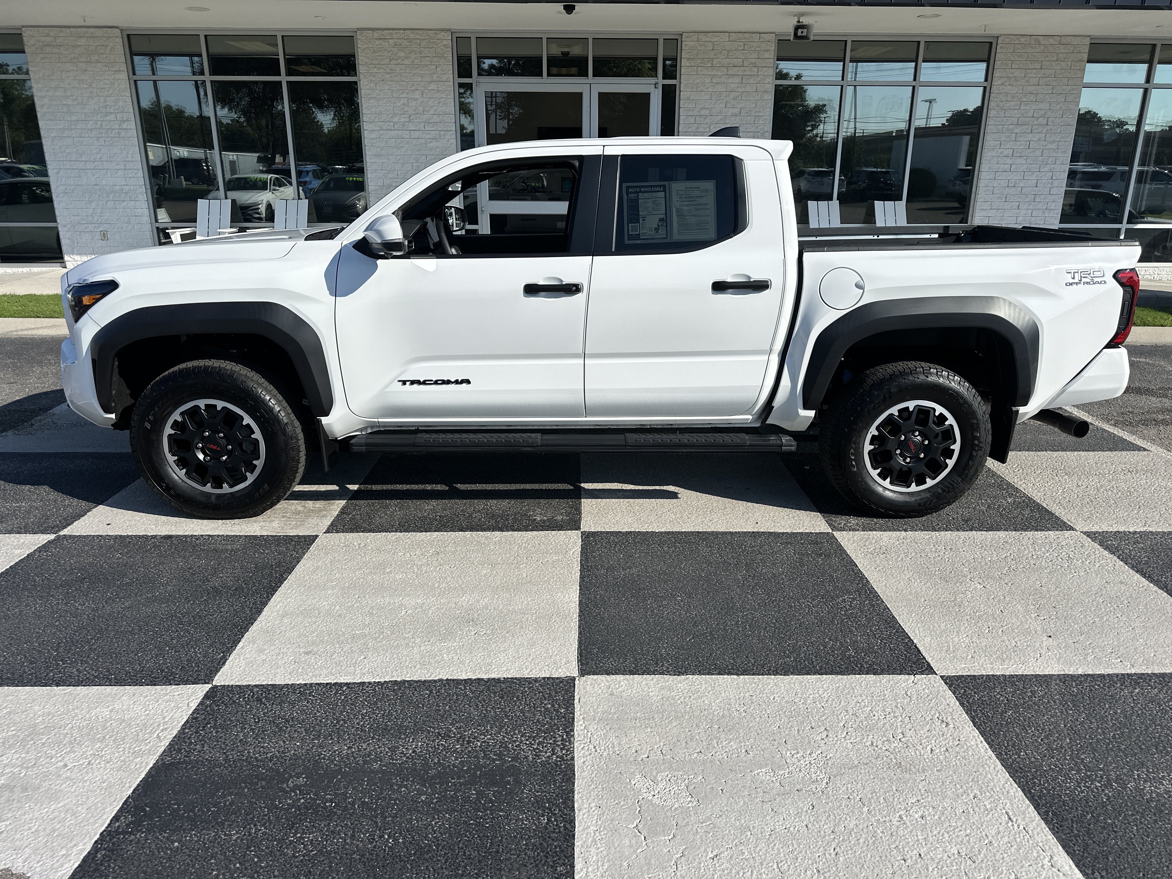 Used 2024 Toyota Tacoma TRD Off-Road AWD/4WD image 1