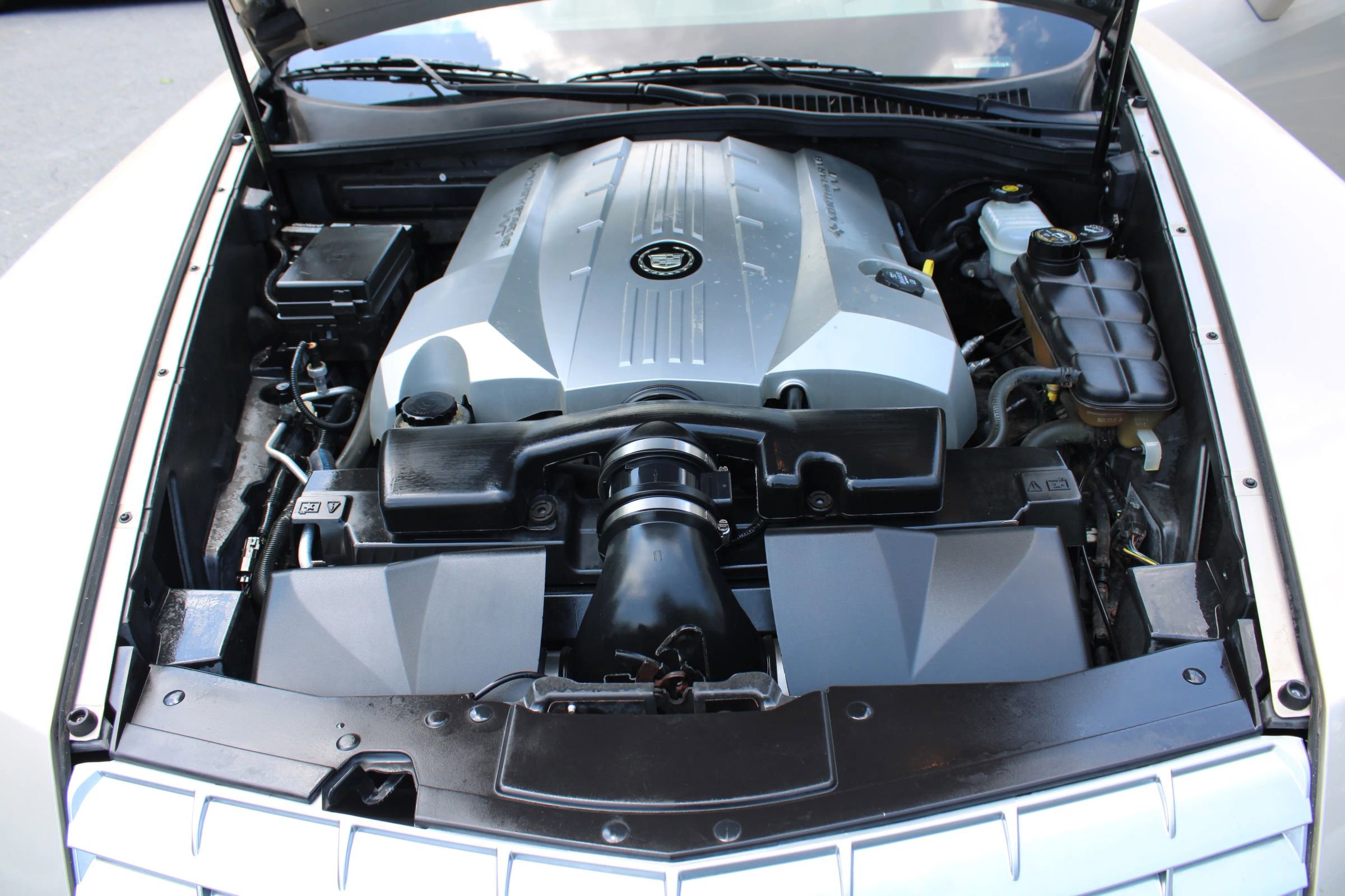 Used 2006 Cadillac XLR image 33