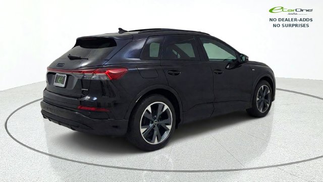 Used 2025 Audi Q4 e-tron Premium w/ Convenience Package AWD/4WD image 9