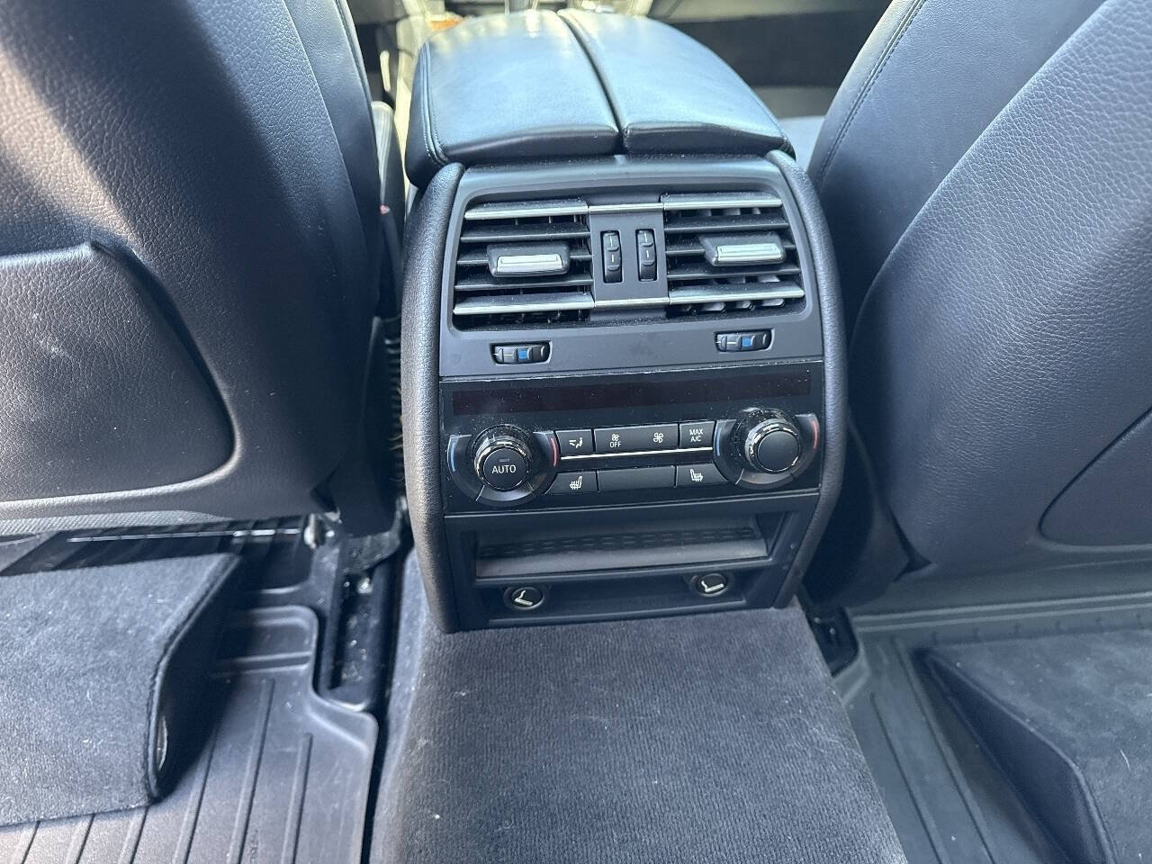 Used 2013 BMW 750Li xDrive AWD/4WD image 14