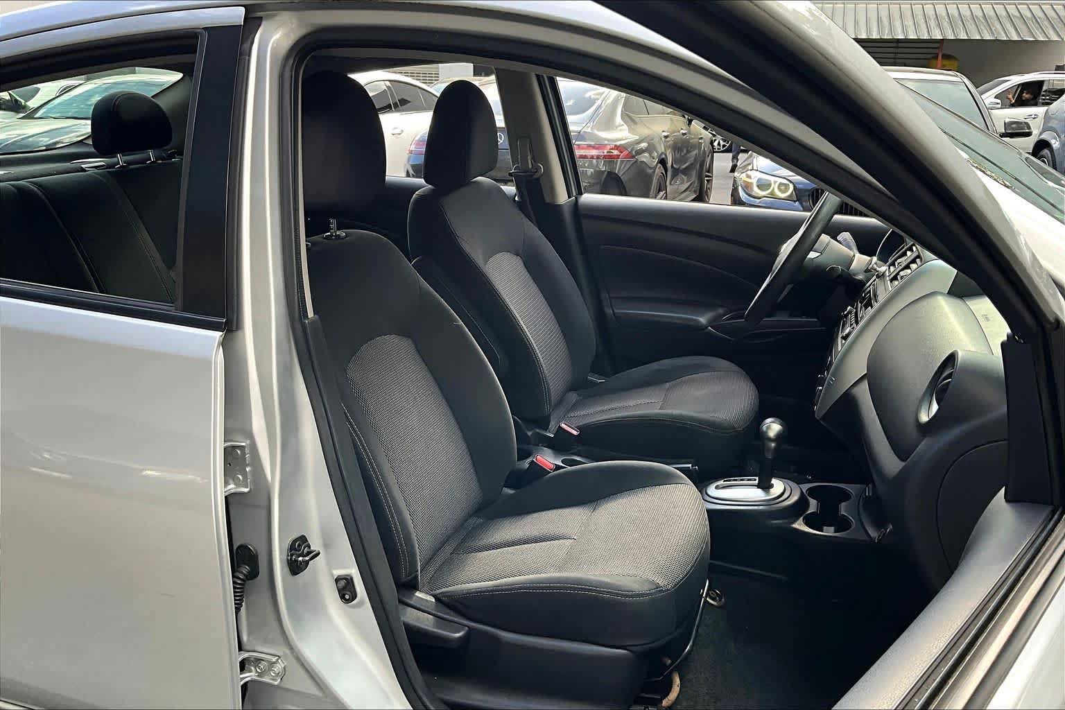 Used 2017 Nissan Versa SV image 9