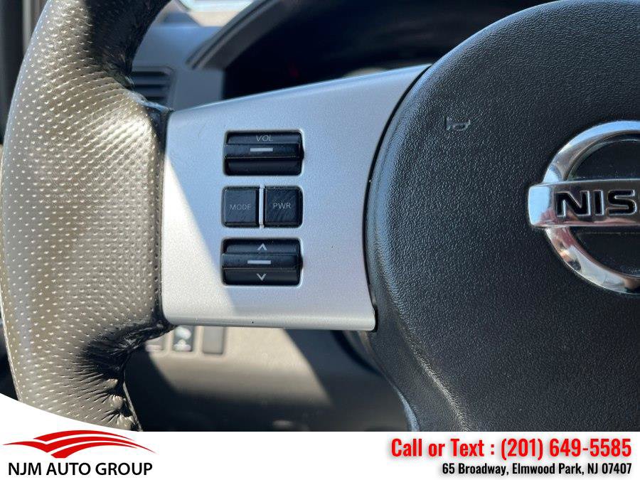 Used 2010 Nissan Pathfinder SE AWD/4WD image 22