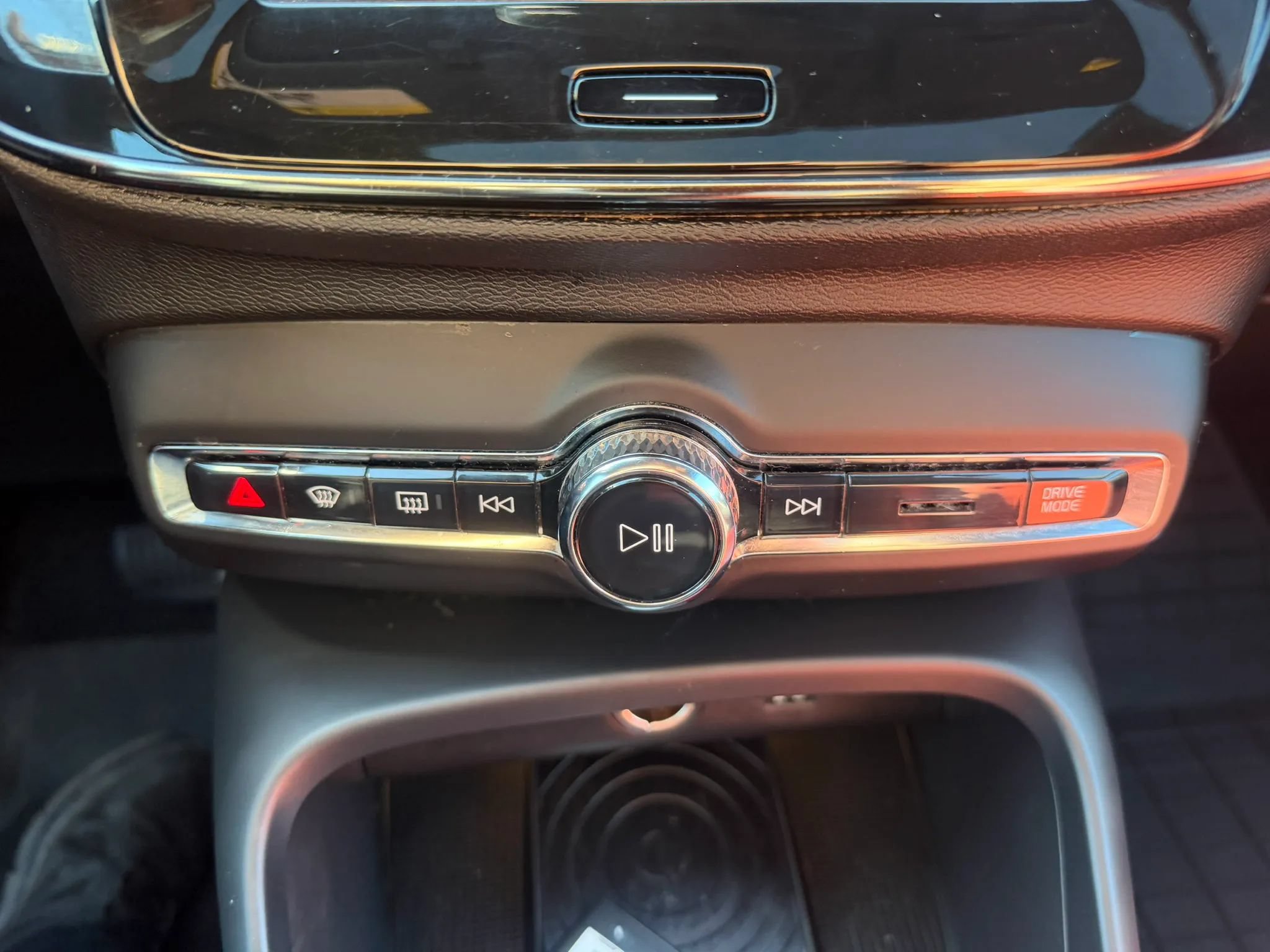 Used 2019 Volvo XC40 T5 Momentum AWD/4WD image 18