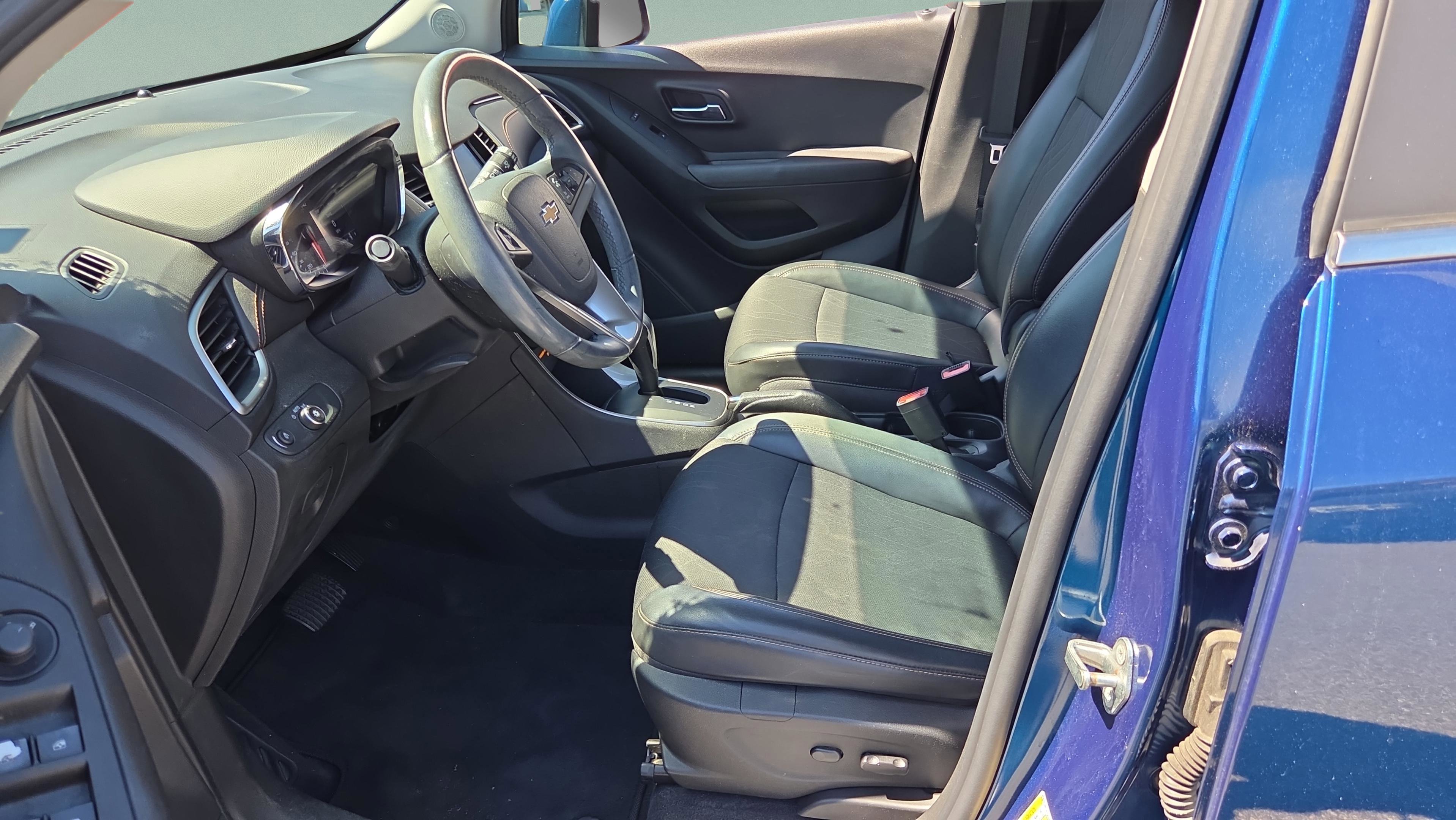 Used 2019 Chevrolet Trax LT w/ LT Convenience Package image 10