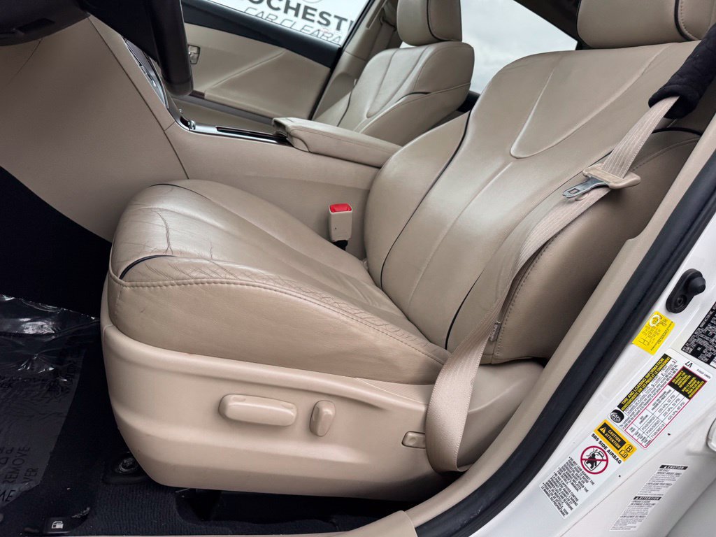 Used 2011 Toyota Venza AWD w/ Premium Pkg #2 image 6