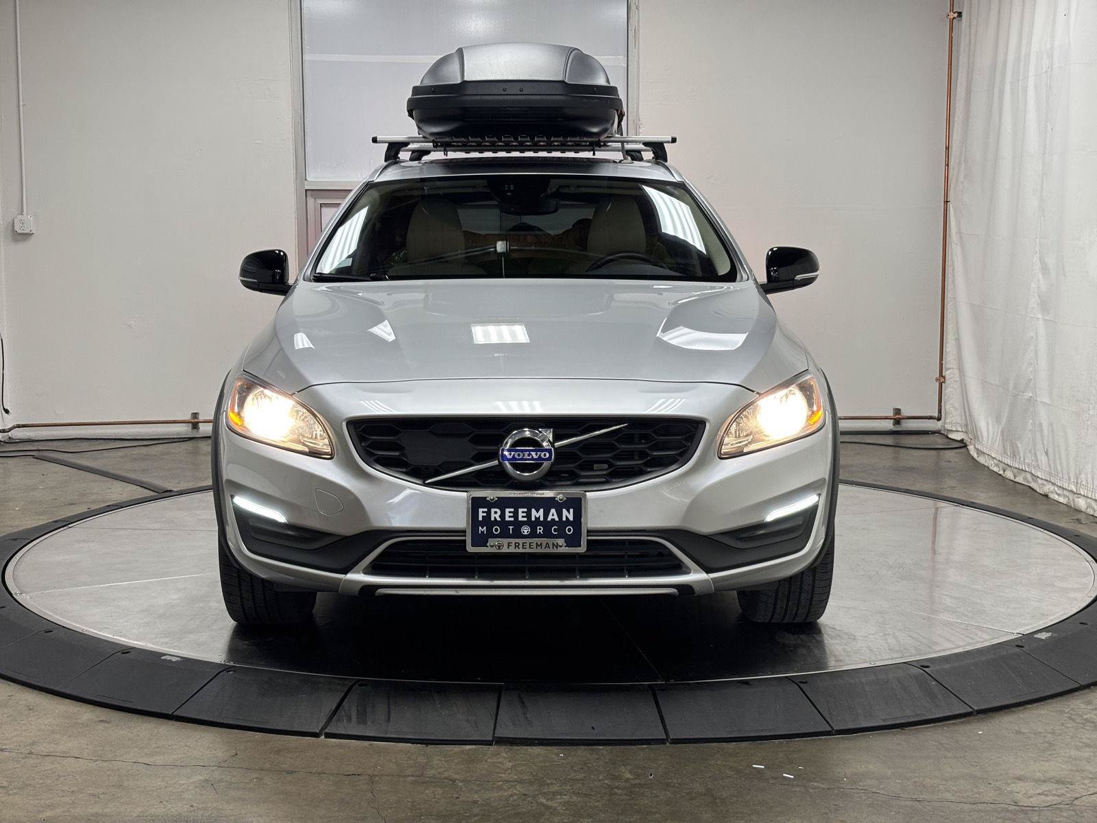Used 2017 Volvo V60 T5 Cross Country w/ Convenience Package AWD/4WD image 2