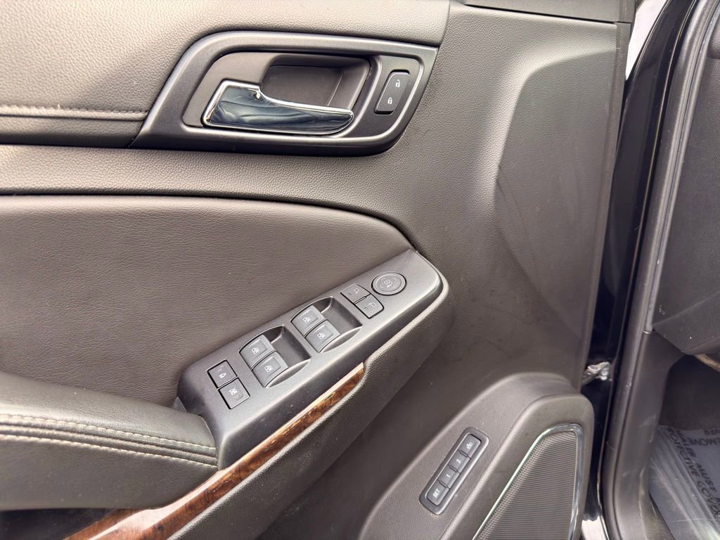 Used 2018 Chevrolet Suburban LT image 20