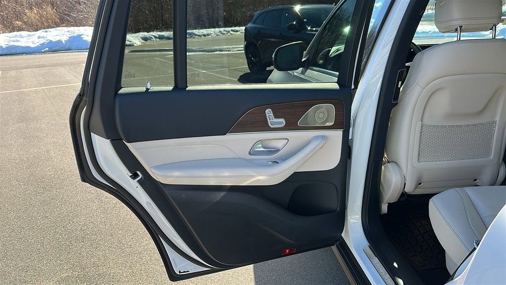Used 2025 Mercedes-Benz GLS 450 4MATIC image 21
