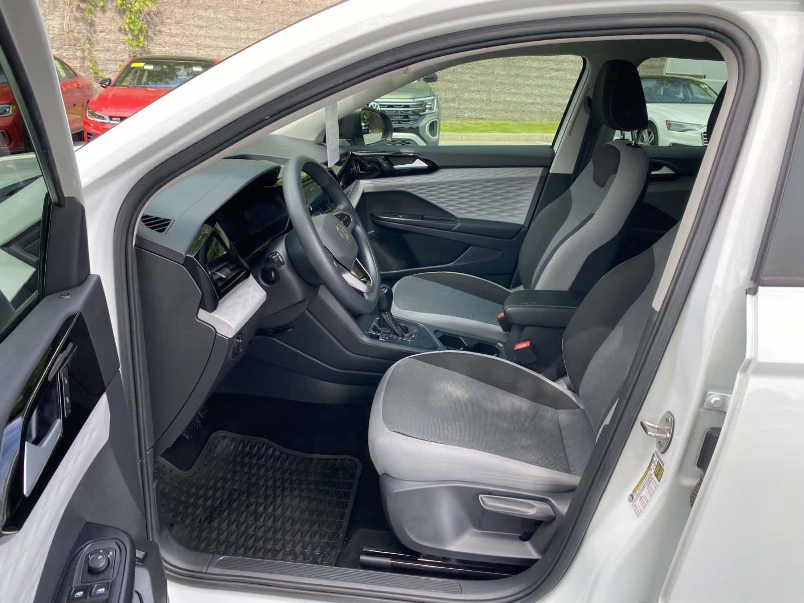 Certified 2022 Volkswagen Taos S FWD image 9