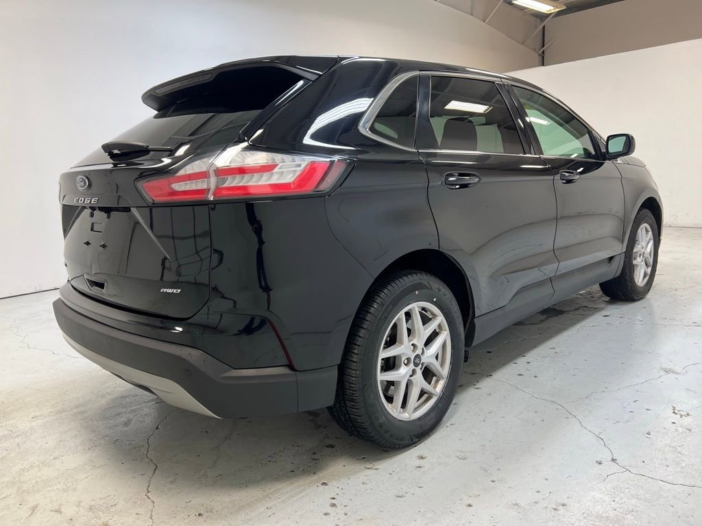 Used 2023 Ford Edge SEL image 9