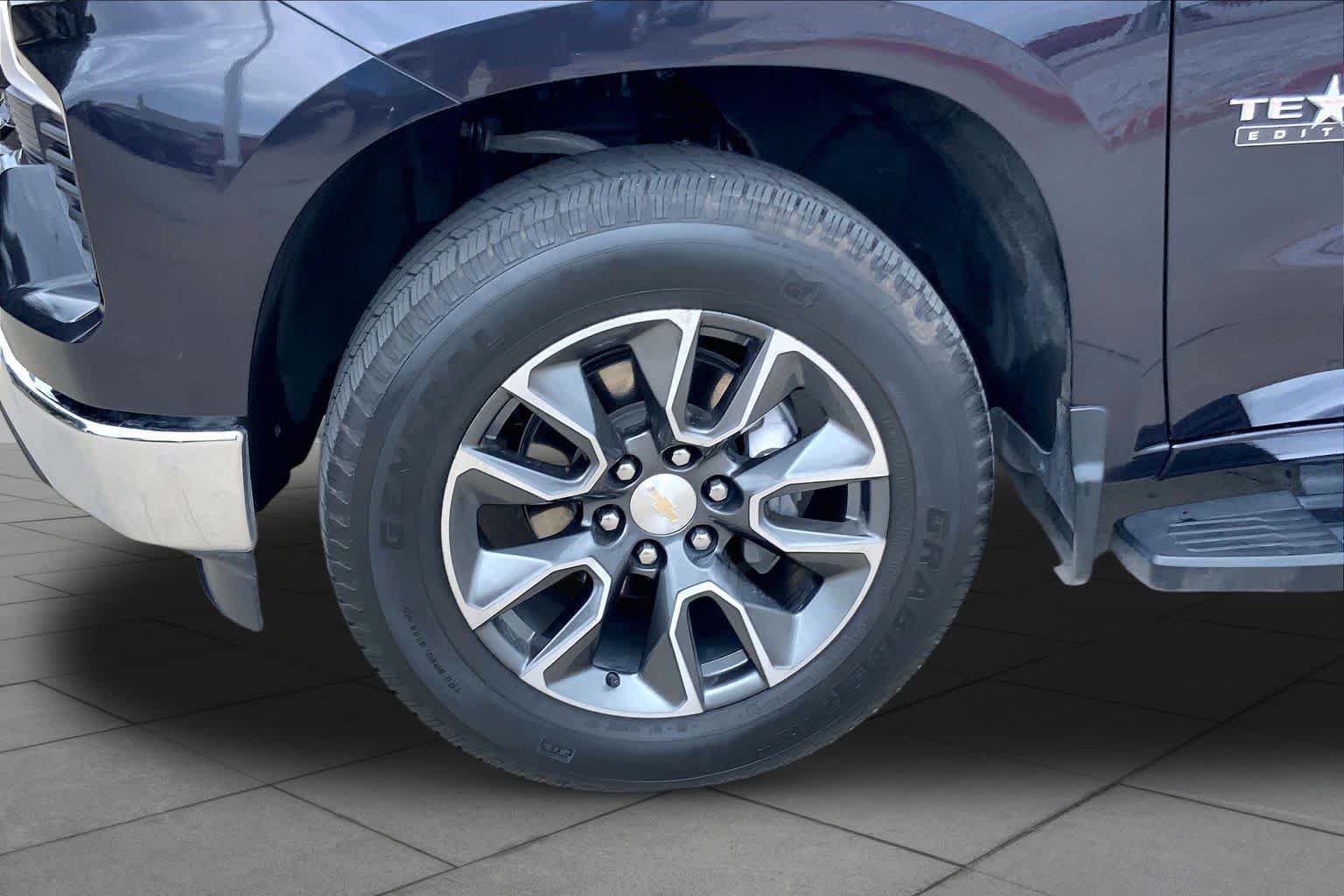 Used 2024 Chevrolet Silverado 1500 LT w/ Protection Package RWD image 11