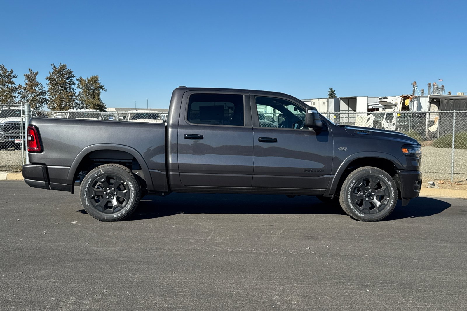 New 2027 RAM 1500 4x4 Crew Cab image 2
