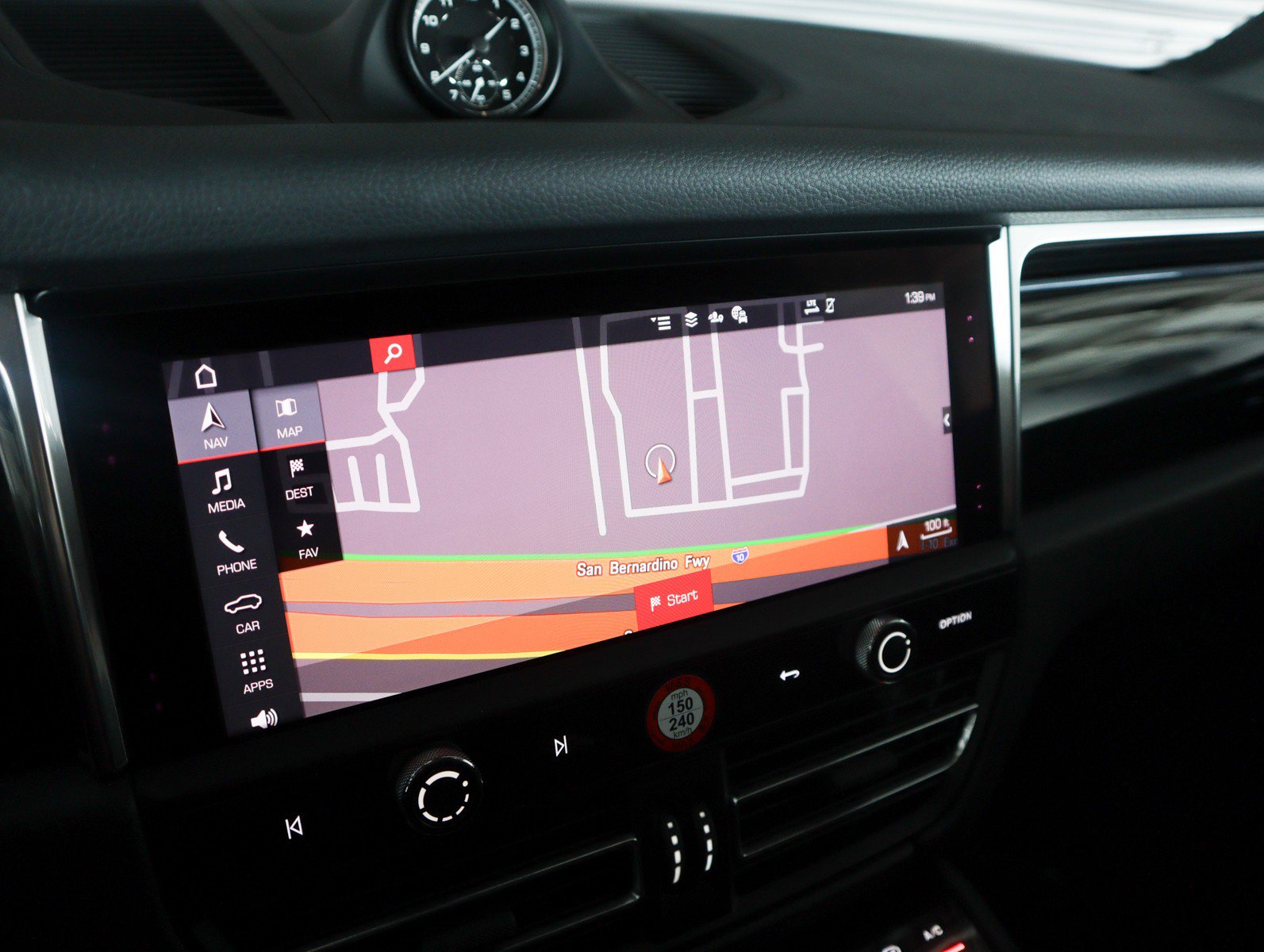 Certified 2026 Porsche Macan AWD/4WD image 22