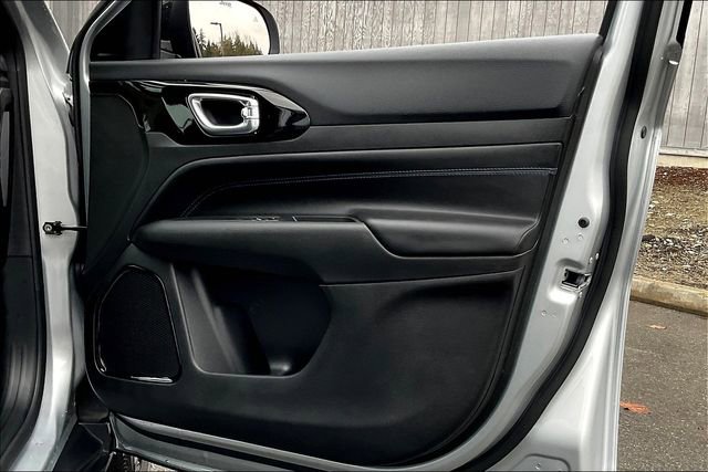 New 2025 Jeep Compass Latitude w/ Altitude Special Edition image 23