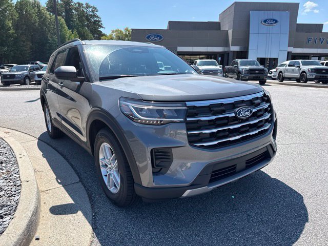 New 2027 Ford Explorer Active RWD image 3