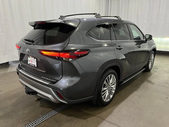 Certified 2025 Toyota Highlander Platinum AWD/4WD image 4