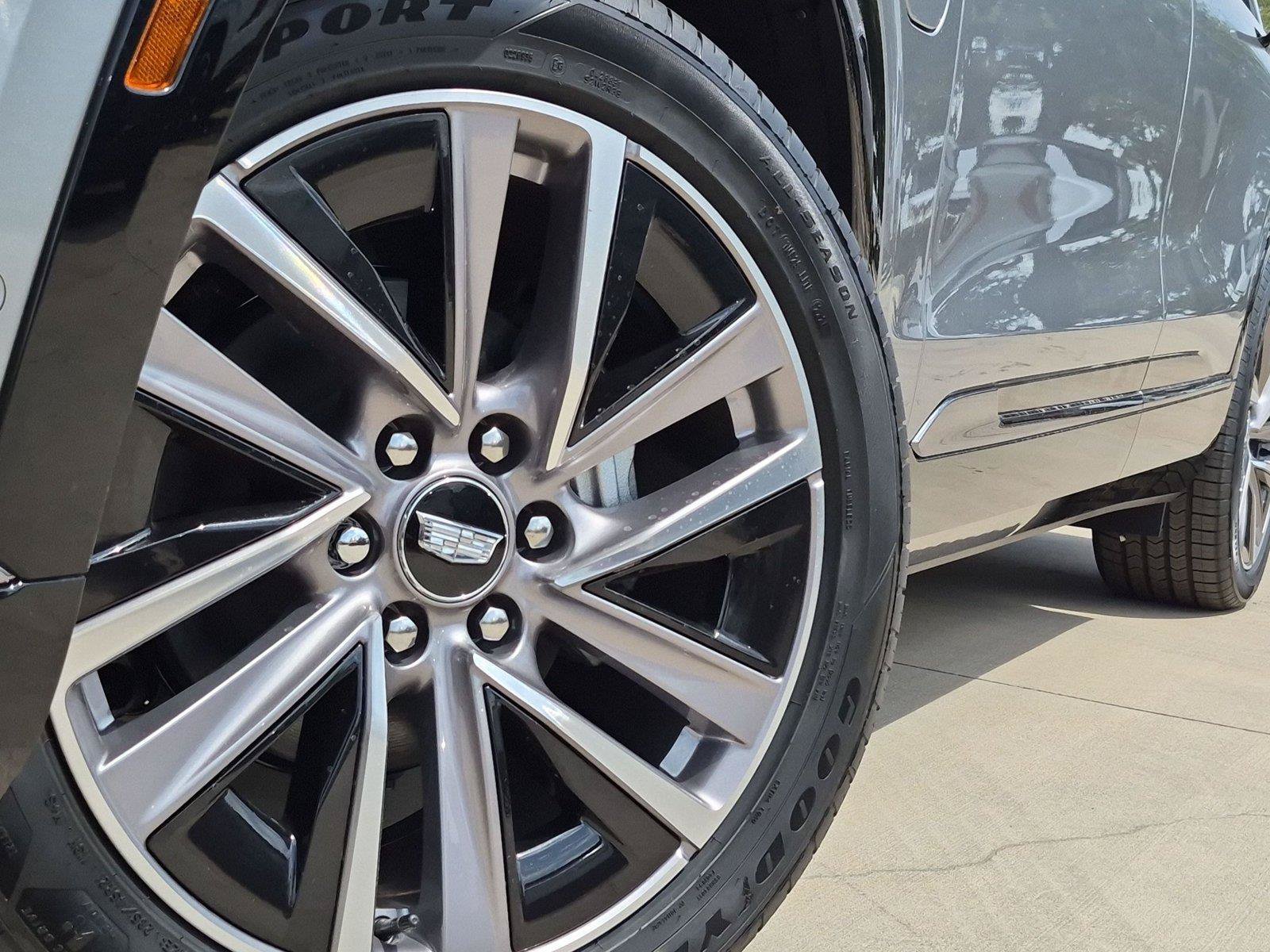 New 2027 Cadillac Vistiq Sport w/ LPO, Floor Liner Package AWD/4WD image 8
