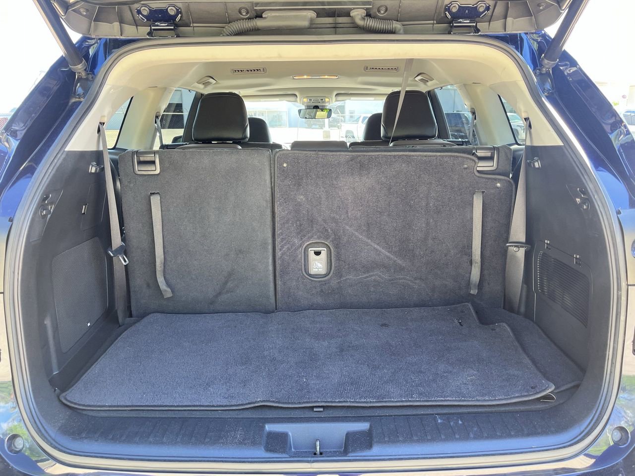 Used 2023 Toyota Highlander Limited FWD image 29