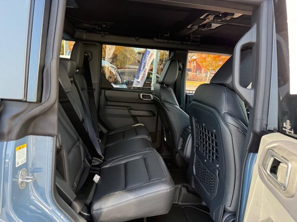 New 2025 Ford Bronco Badlands image 5