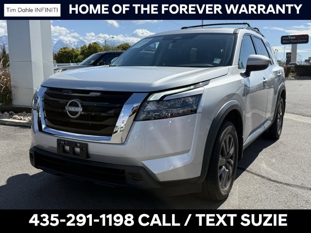 Used 2023 Nissan Pathfinder SV w/ SV Premium Package image 7