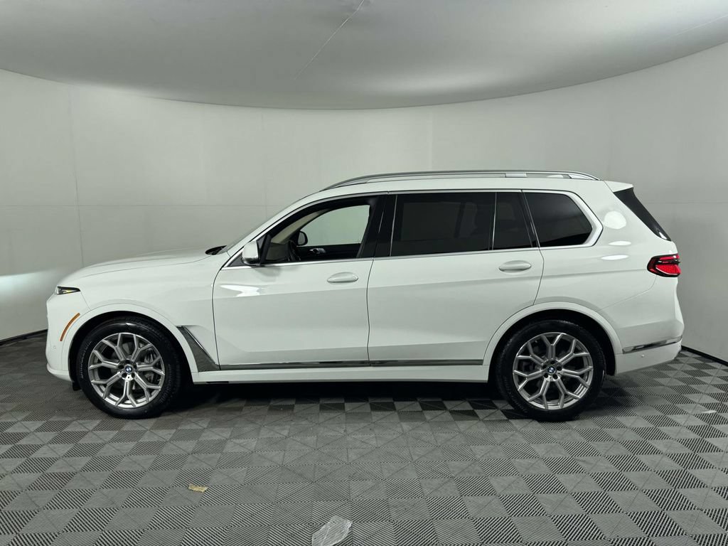 Used 2026 BMW X7 xDrive40i AWD/4WD image 11