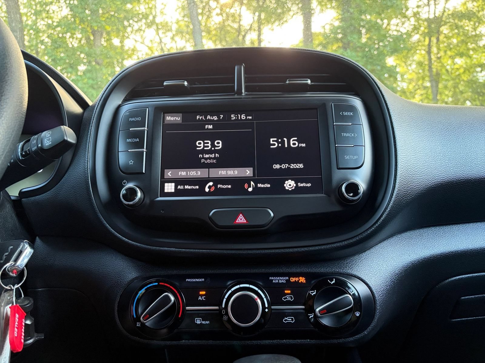 Used 2025 Kia Soul LX w/ LX Technology Package FWD image 17