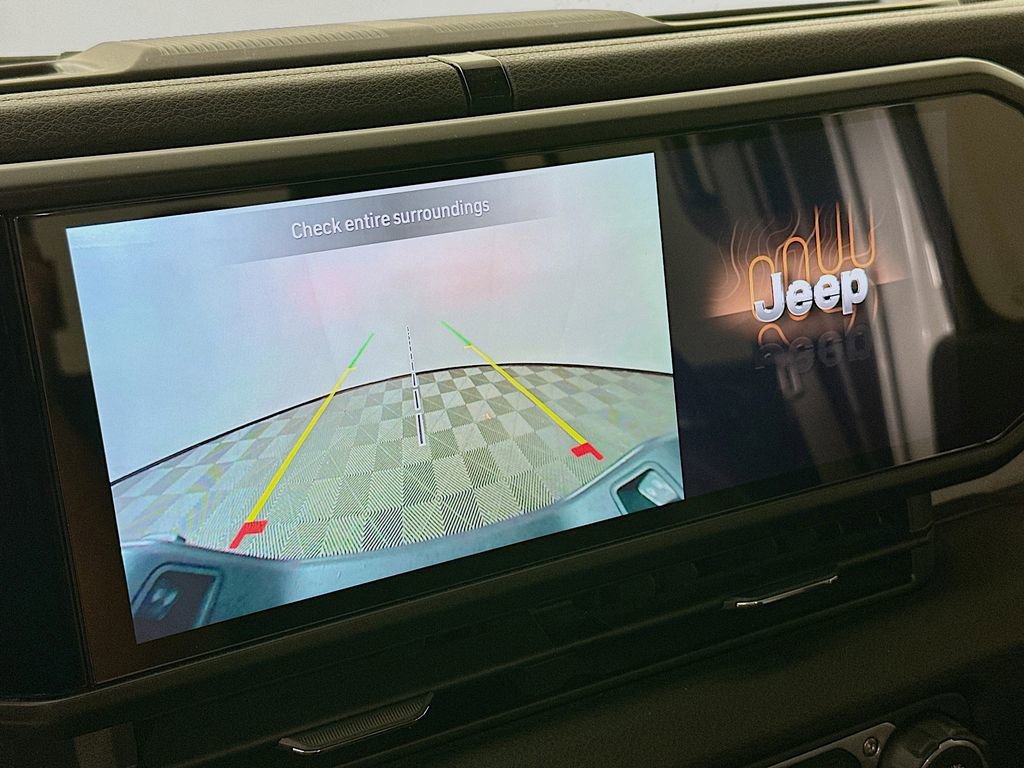 Certified 2024 Jeep Gladiator Sport AWD/4WD image 22