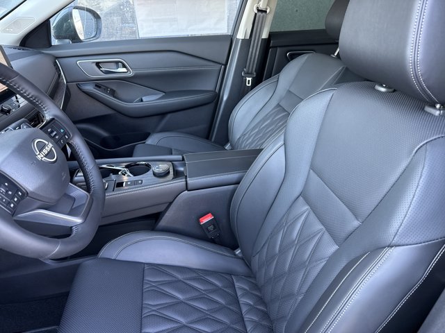New 2026 Nissan Rogue Platinum AWD/4WD image 5