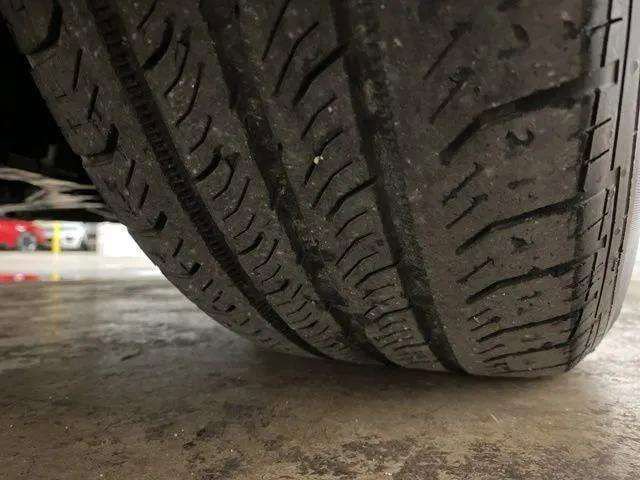 Used 2021 Nissan Versa S image 90