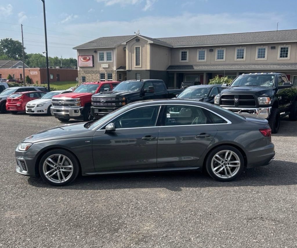 Used 2022 Audi A4 2.0T Premium Plus w/ Premium Plus Package AWD/4WD image 3