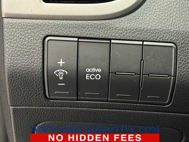 Used 2016 Hyundai Elantra GT image 29