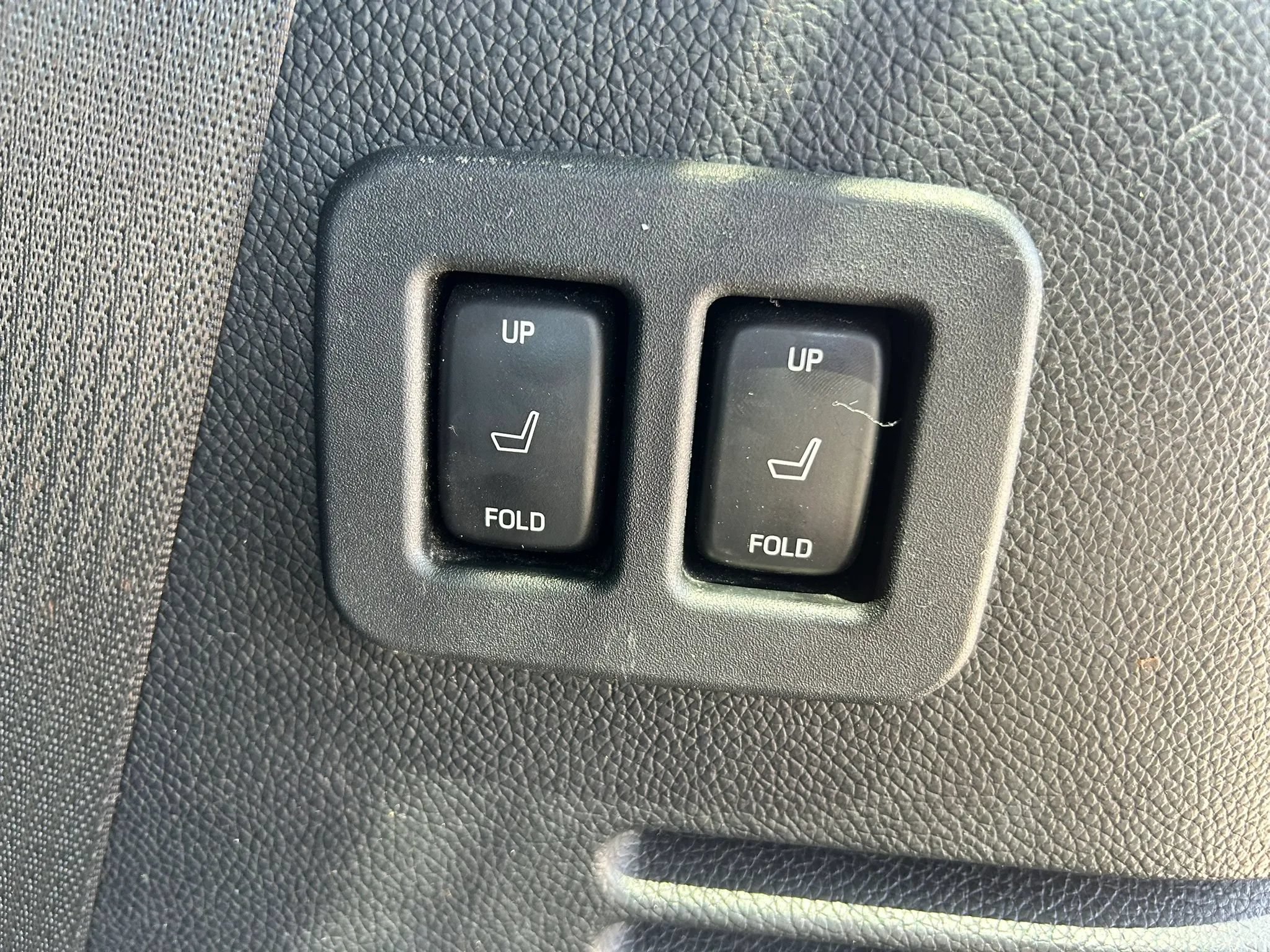 Used 2015 Lincoln Navigator 2WD image 28