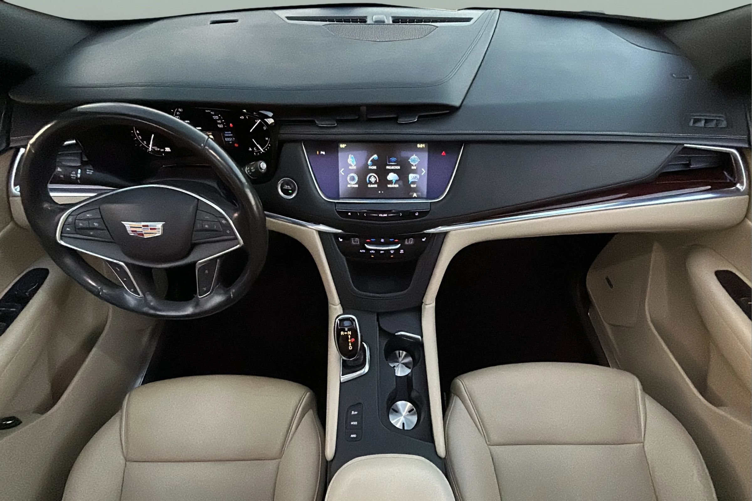 Used 2018 Cadillac XT5 Luxury w/ Driver Awareness Package AWD/4WD image 37