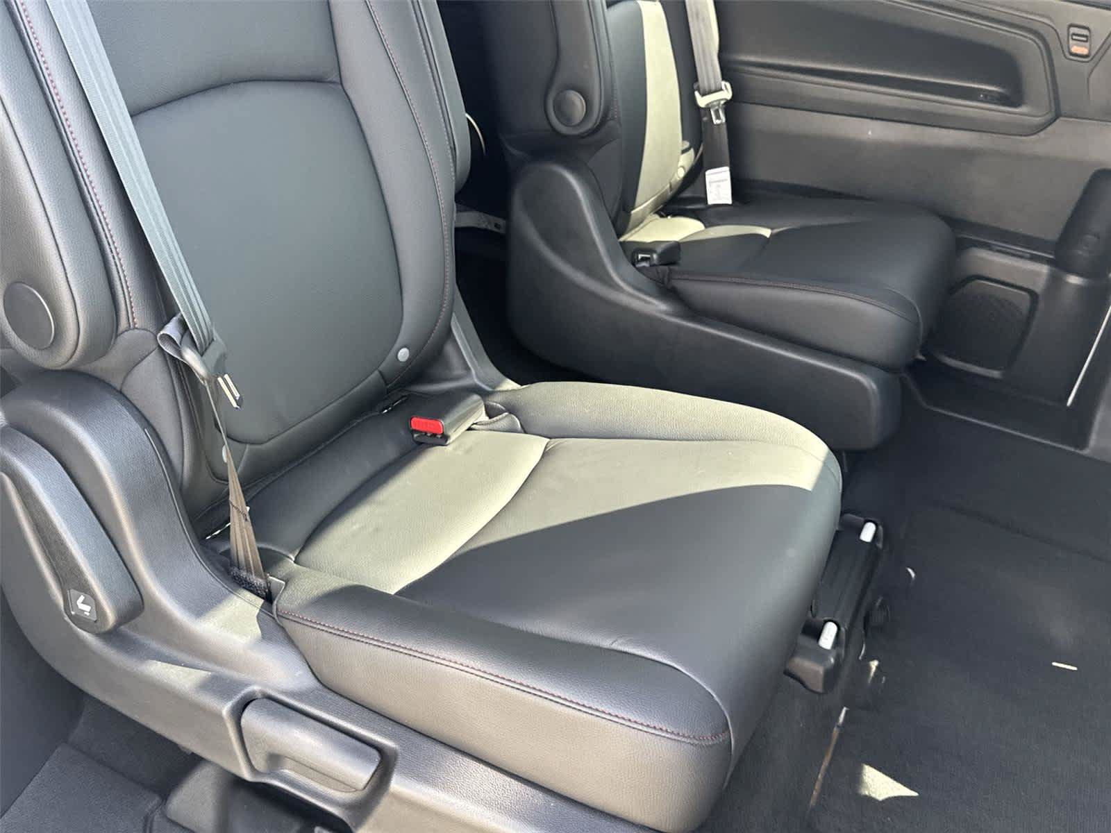 Used 2026 Honda Odyssey Sport-L image 17