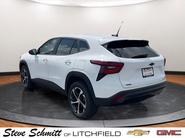 Used 2025 Chevrolet Trax RS w/ Driver Confidence Package image 6