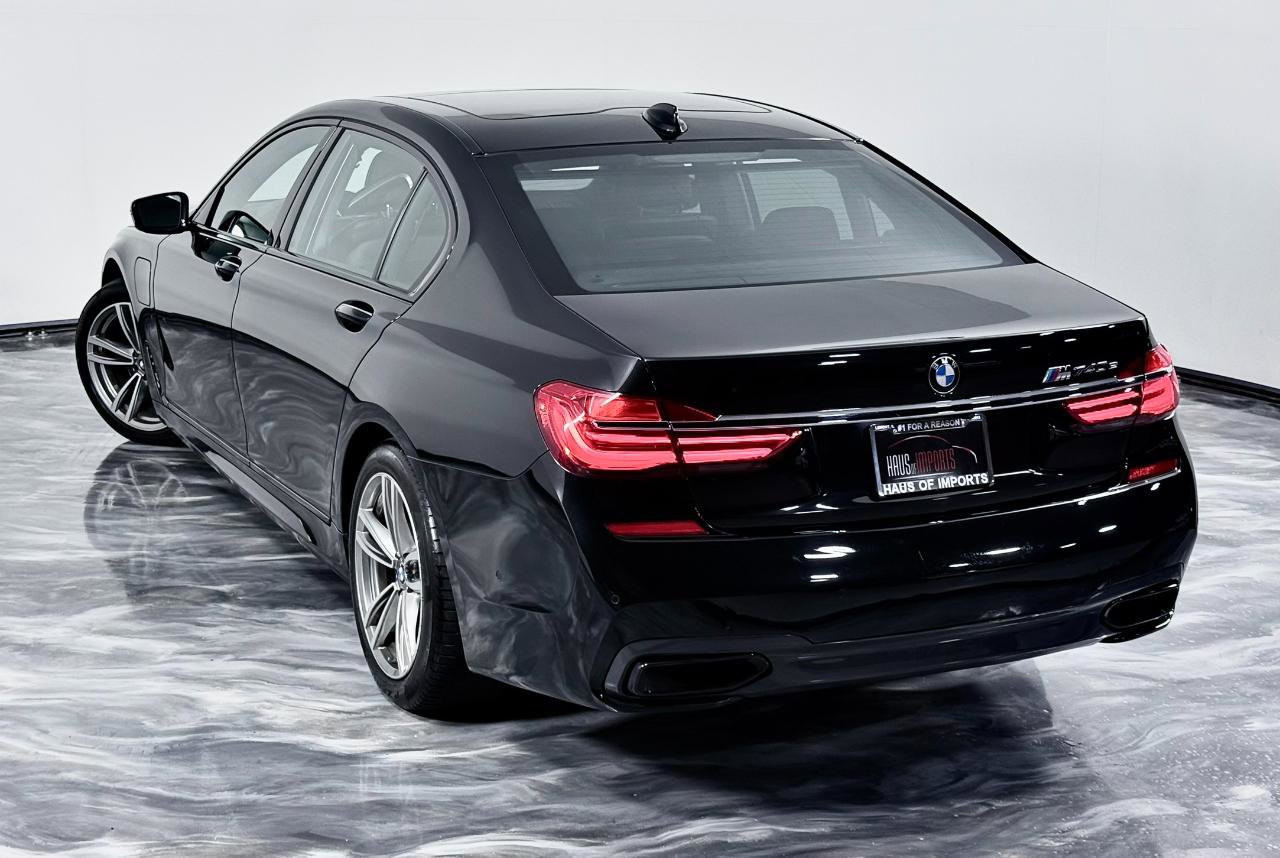 Used 2018 BMW 740e xDrive AWD/4WD image 12