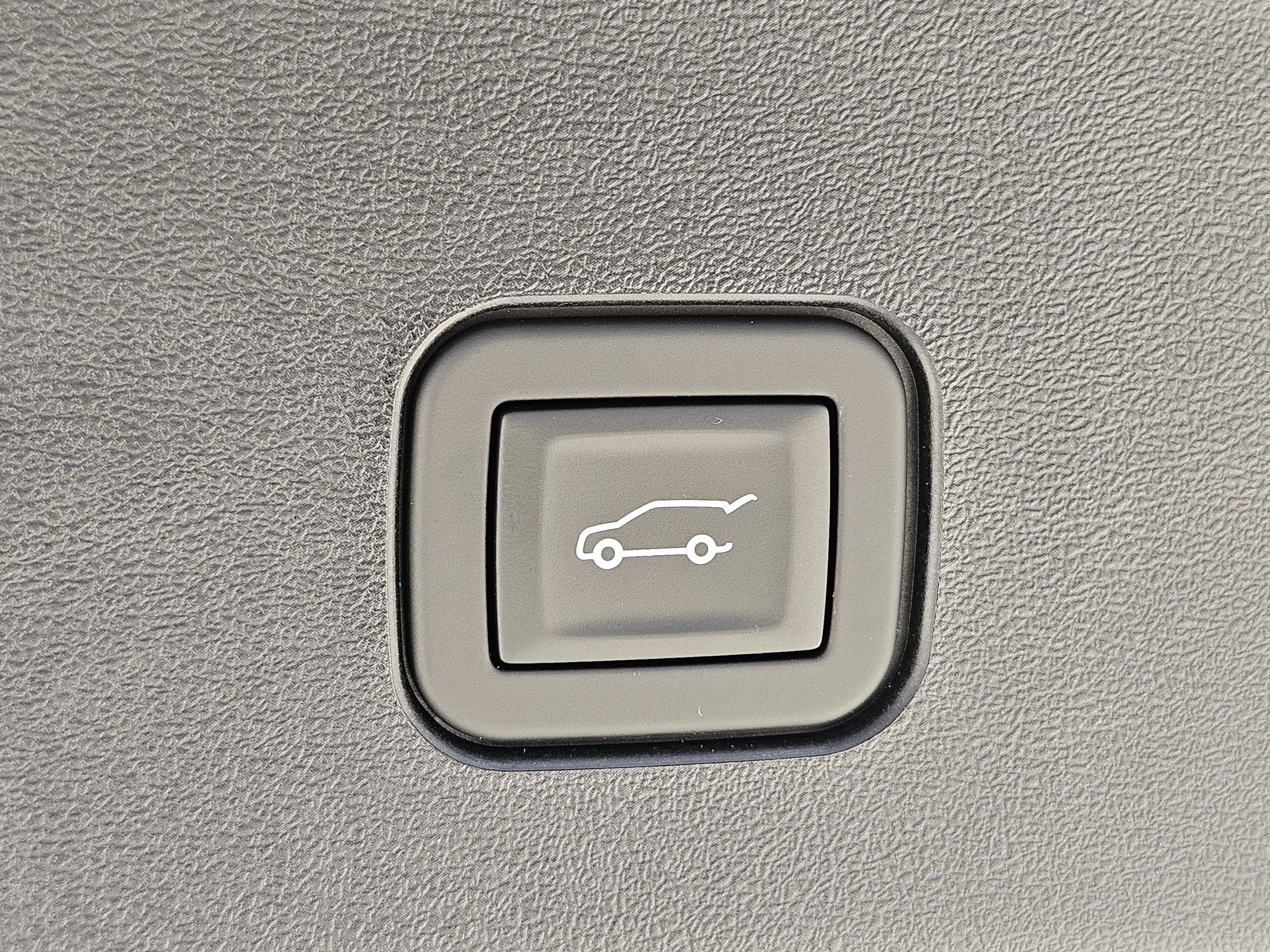 New 2026 Cadillac Vistiq Luxury w/ LPO, Floor Liner Package AWD/4WD image 13