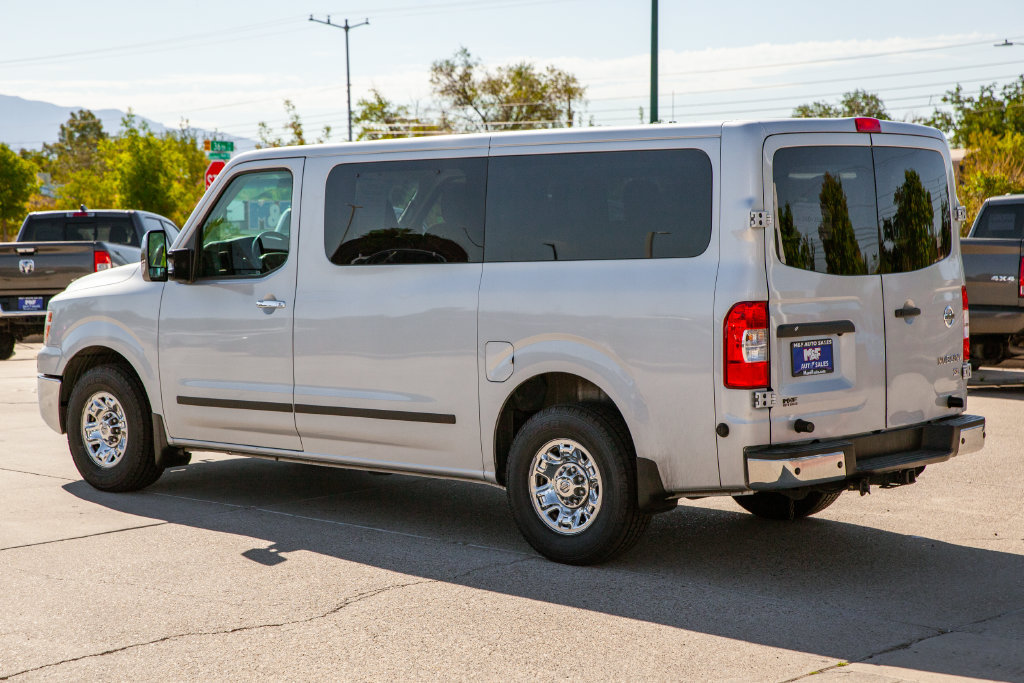 Used 2018 Nissan NV 3500 SL RWD image 7