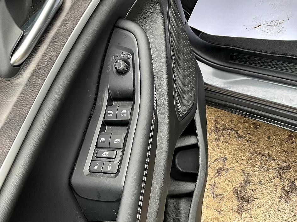 New 2026 Jeep Grand Cherokee Altitude image 13