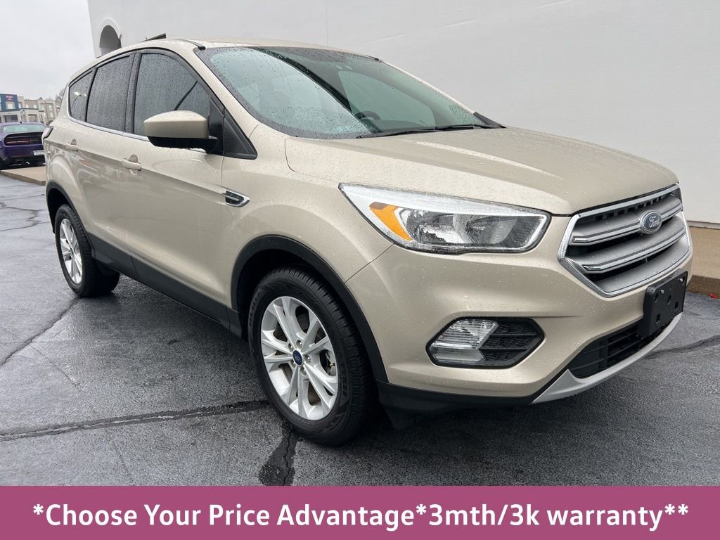 Used 2017 Ford Escape SE image 1