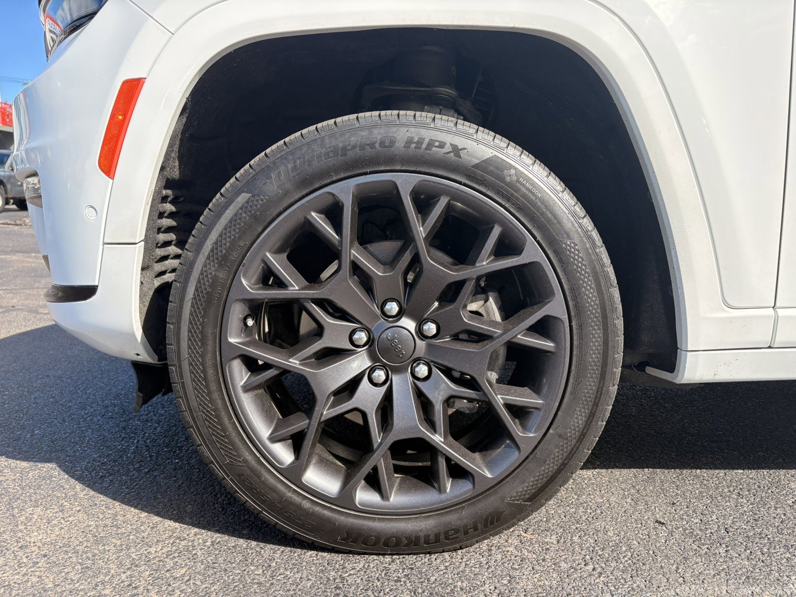 Used 2023 Jeep Grand Cherokee L Summit w/ High Altitude Package image 9