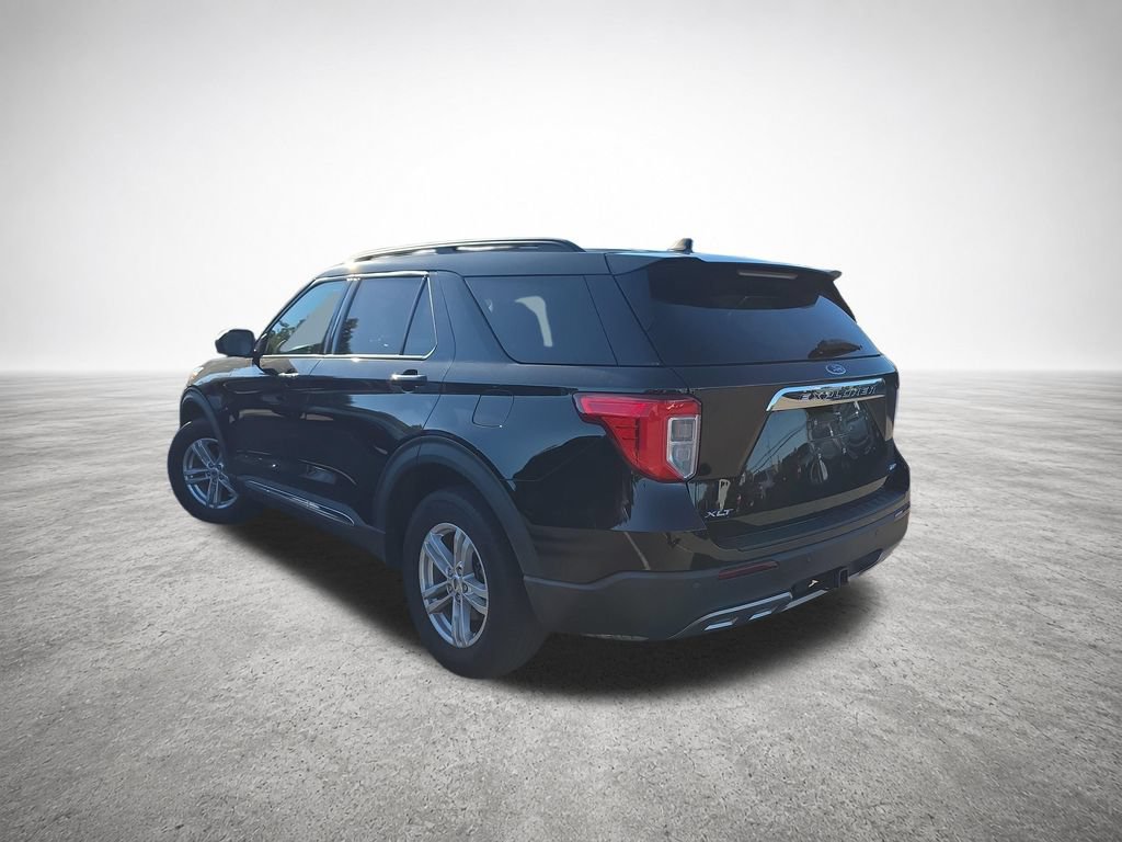 Certified 2022 Ford Explorer XLT w/ Equipment Group 202A AWD/4WD image 6