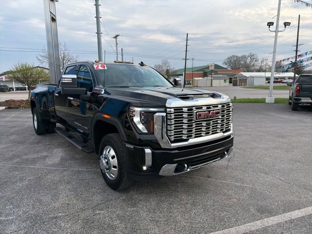 Used 2024 GMC Sierra 3500 Denali w/ Denali Reserve Package image 26