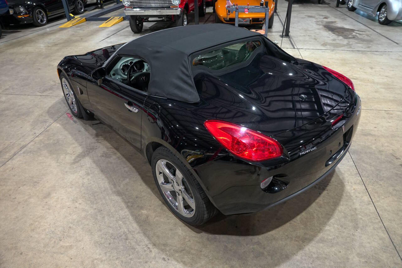 Used 2006 Pontiac Solstice Convertible w/ Premium Package RWD image 30