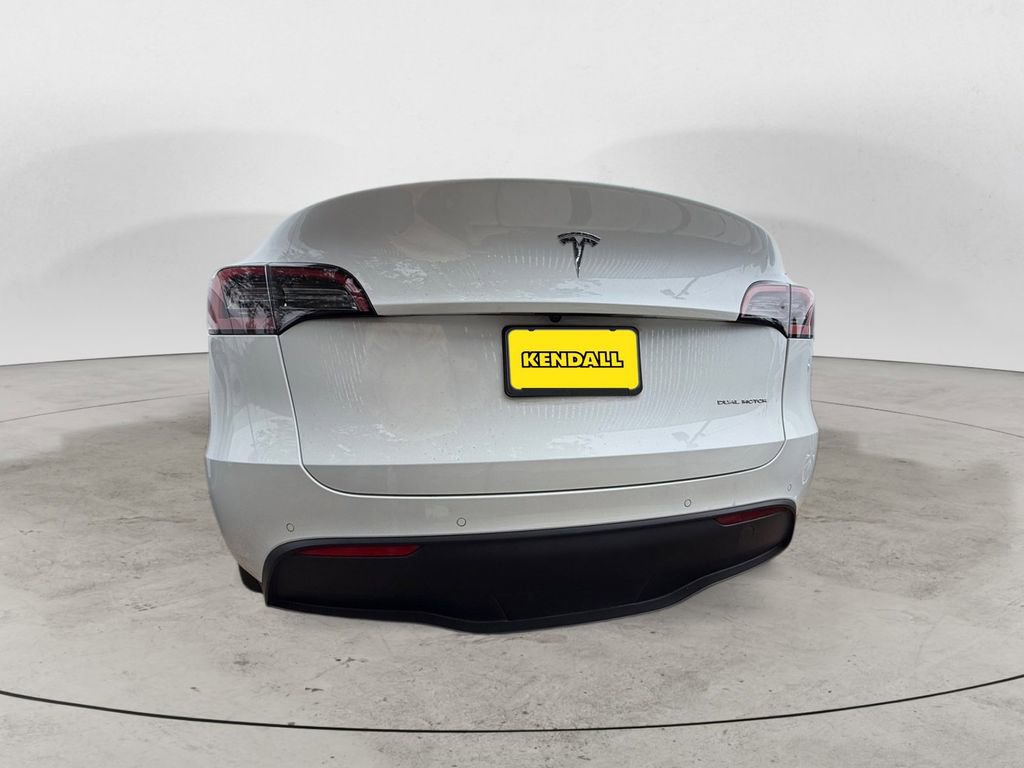 Used 2022 Tesla Model Y Long Range AWD/4WD image 3