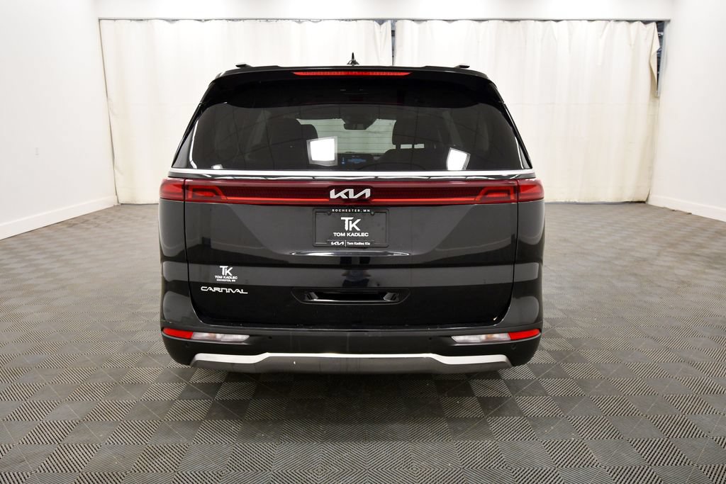 Certified 2023 Kia Carnival SX FWD image 6