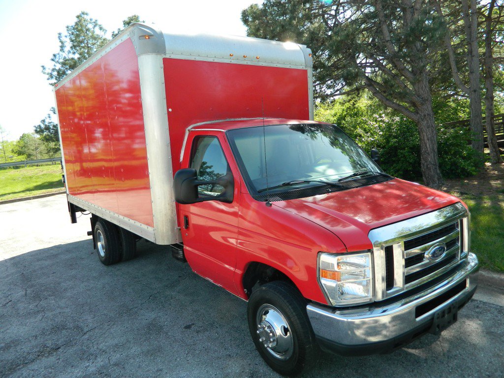 Used 2016 Ford E-450 and Econoline 450 Super Duty w/ Ambulance Prep Package RWD image 3